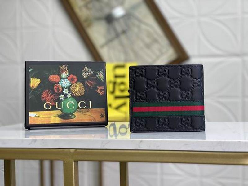 Gucci Wallets 32